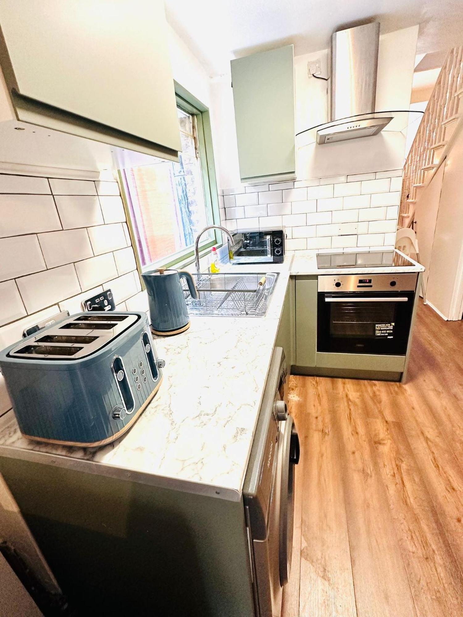 Charming, Renovated Residence In Willesden Green Лондон Экстерьер фото