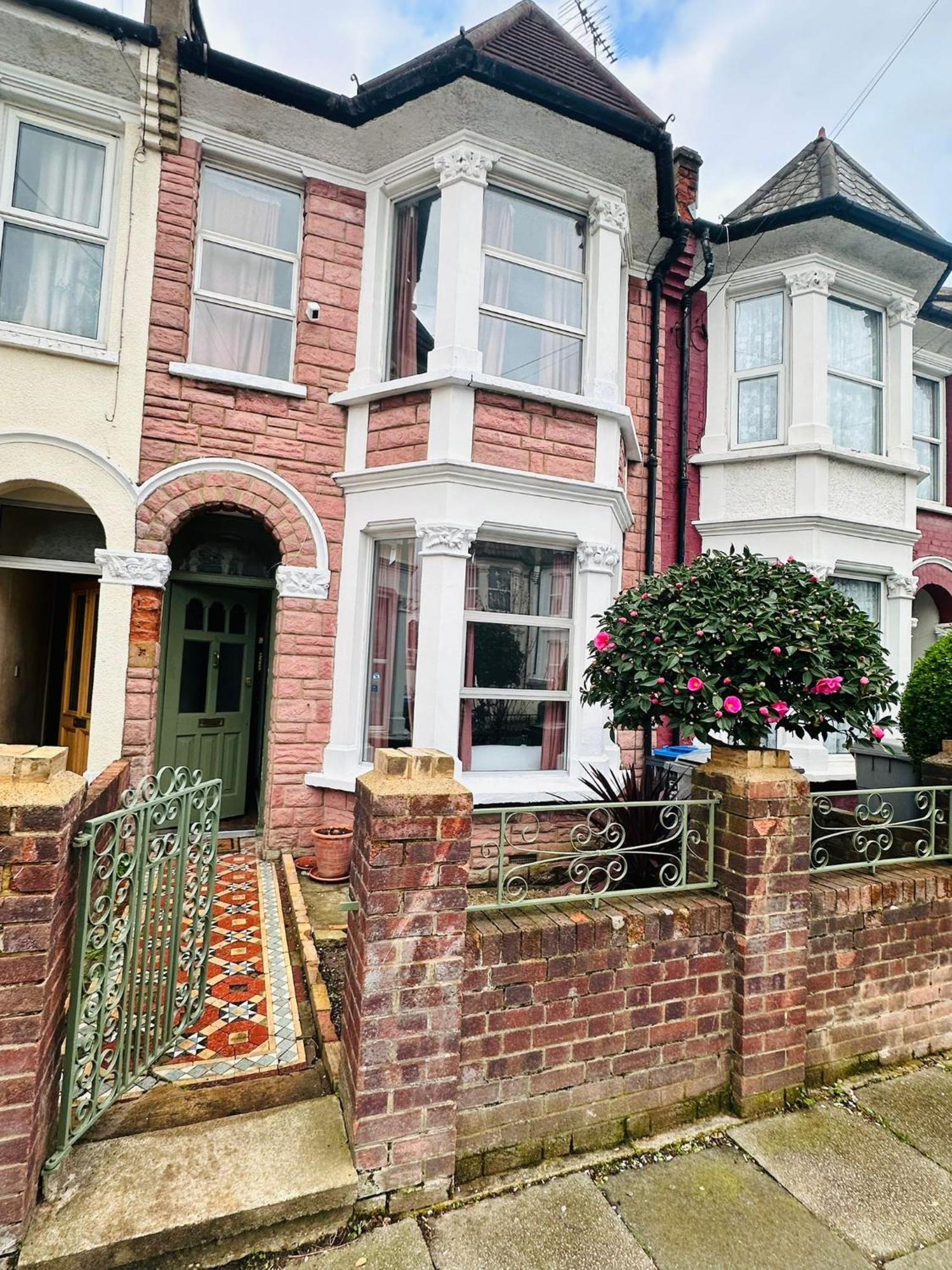 Charming, Renovated Residence In Willesden Green Лондон Экстерьер фото